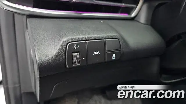 Hyundai The New Avante Hybrid 2022 — ფოტო 14/20