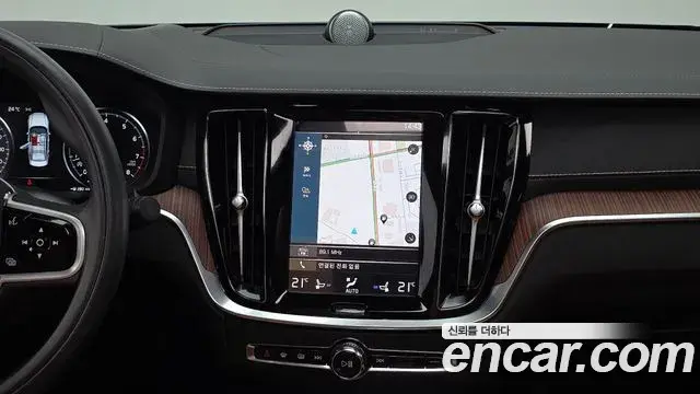 Volvo S60 2021 — Фото 14/20
