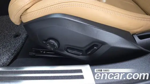 Volvo S60 2021 — ფოტო 33/34