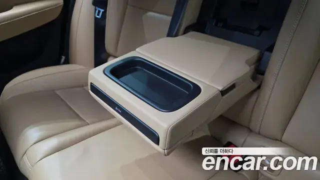 Volvo S60 2021 — ფოტო 29/34