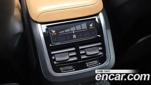 Volvo S60 2021 — ფოტო 2/34
