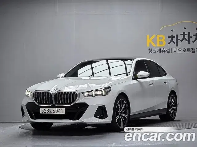 BMW 5 Series 2025 — ფოტო 3/20