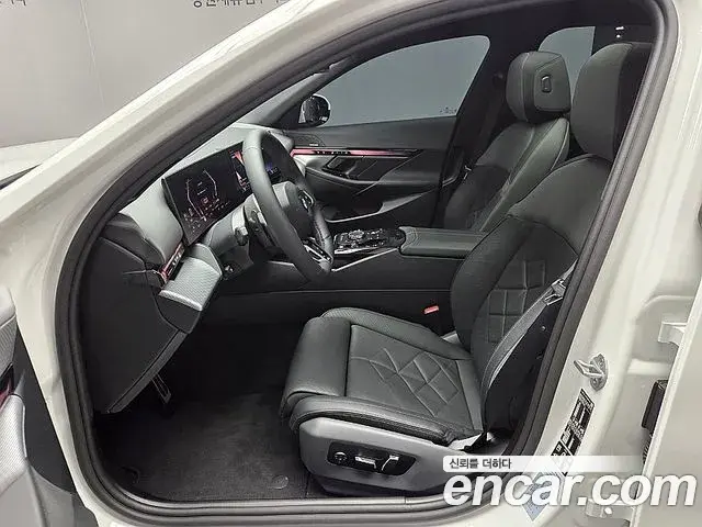 BMW 5 Series 2025 — ფოტო 17/20