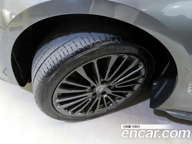 Audi A4 2021 — Photo 2/20