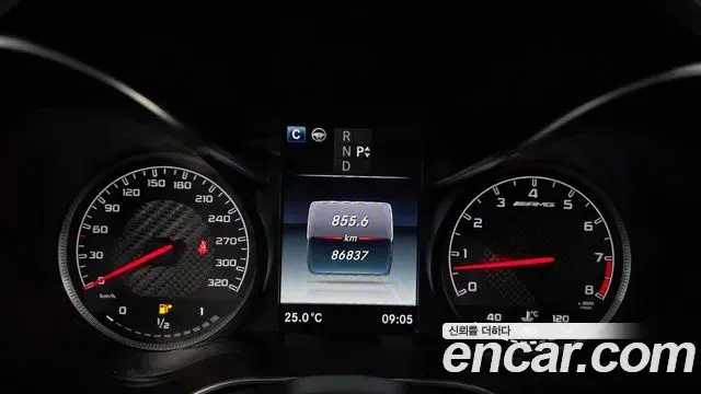 Mercedes-Benz GLC-Class 2018 — Şəkil 30/32