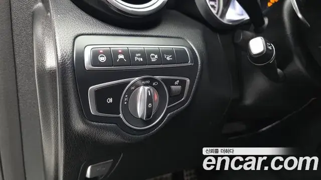 Mercedes-Benz GLC-Class 2018 — Şəkil 2/32