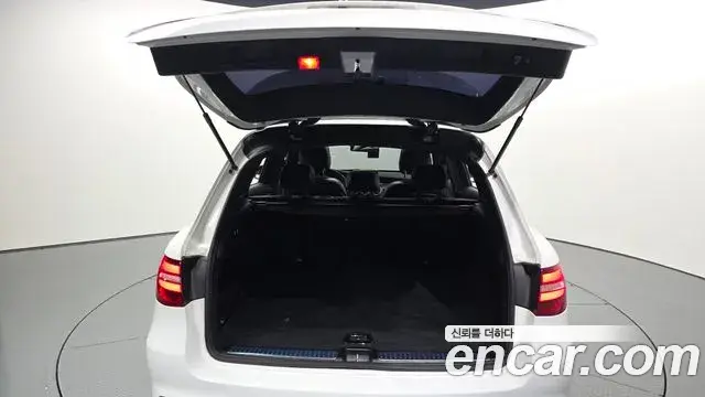 Mercedes-Benz GLC-Class 2018 — Şəkil 12/32