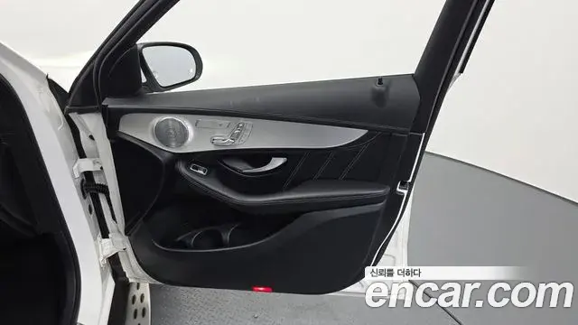 Mercedes-Benz GLC-Class 2018 — Şəkil 15/32