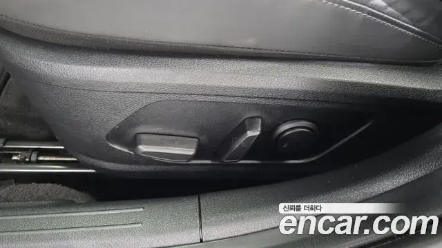 Hyundai Sonata Hybrid 2022 — Photo 15/31