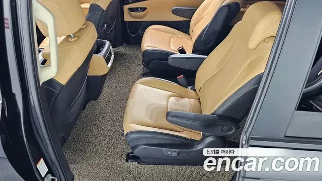 Kia Carnival 2021 — Фото 12/20