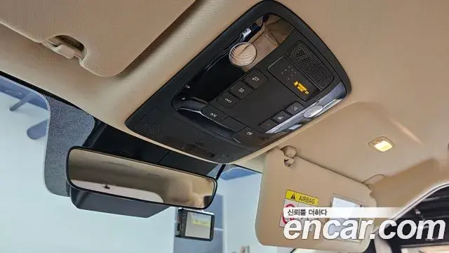 Kia Carnival 2021 — Фото 17/20