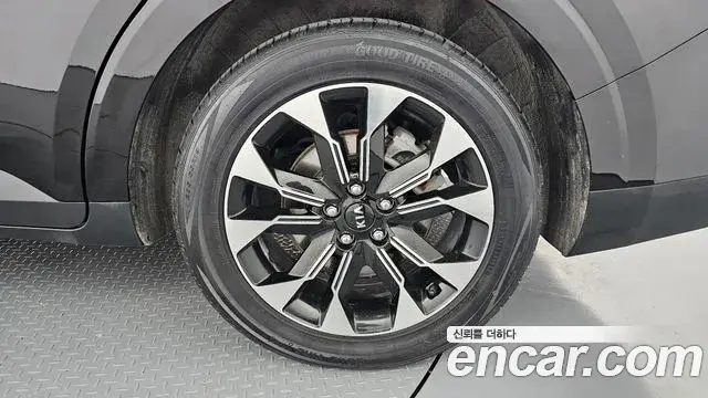 Kia Carnival 2021 — Şəkil 11/30