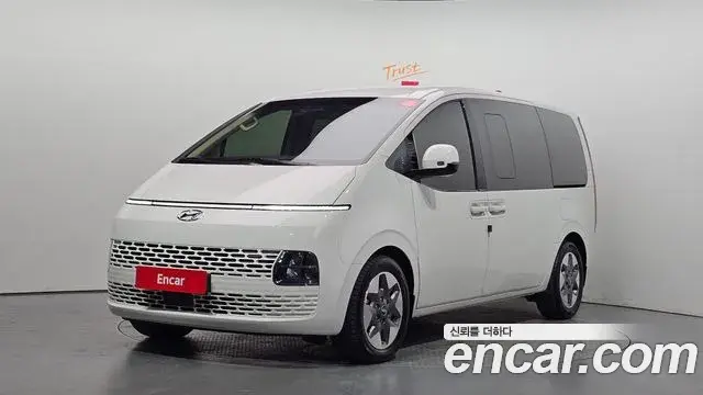 Hyundai Staria 2023 — ფოტო 22/31
