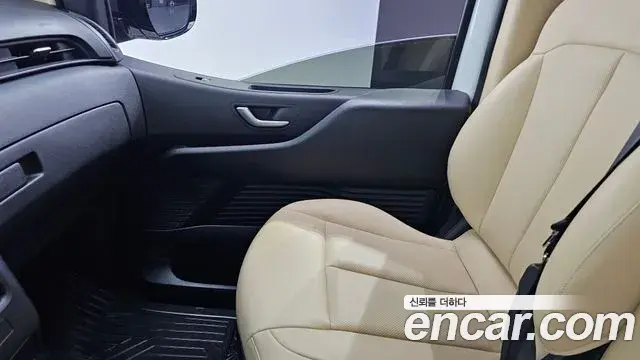 Hyundai Staria 2023 — ფოტო 11/31