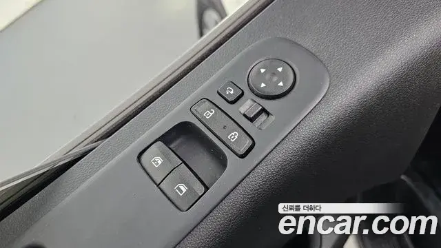 Hyundai Staria 2023 — ფოტო 20/31
