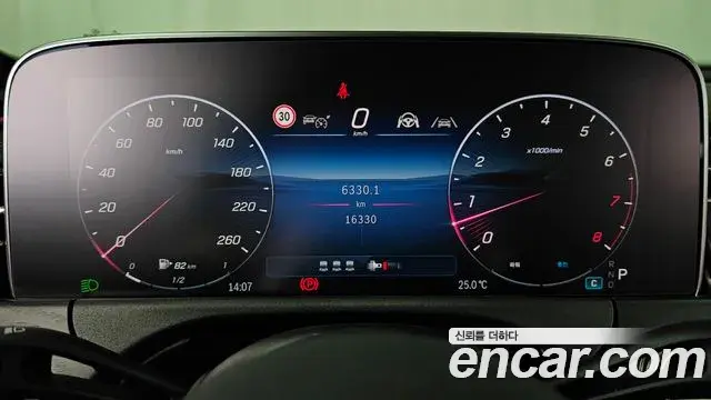 Mercedes-Benz E-Class 2025 — Фото 8/20