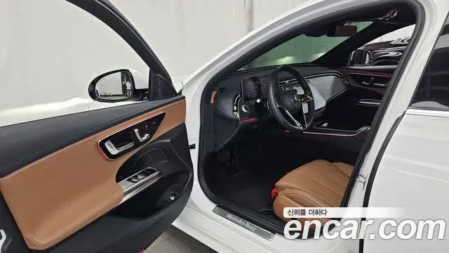 Mercedes-Benz E-Class 2025 — Фото 10/20