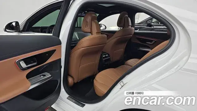 Mercedes-Benz E-Class 2025 — ფოტო 15/32