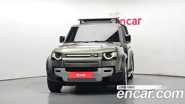 Land Rover Defender 2021 — Фото 2/20