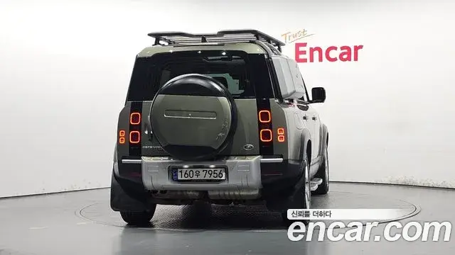 Land Rover Defender 2021 — Фото 3/20