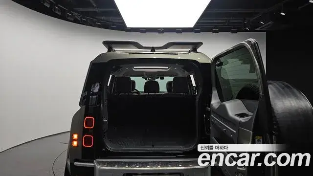 Land Rover Defender 2021 — Фото 20/20