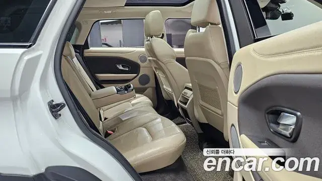 Land Rover Range Rover Evoque 2018 — Şəkil 17/30