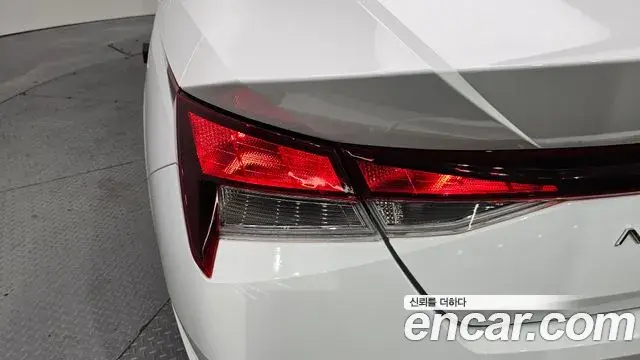 Hyundai The New Avante Hybrid 2022 — Photo 22/30