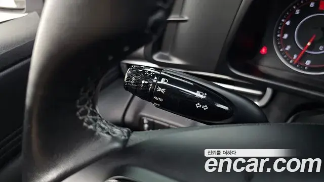 Hyundai The New Avante Hybrid 2022 — Photo 9/30