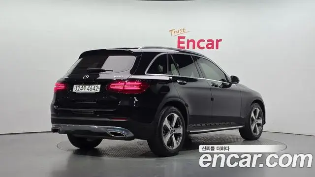 Mercedes-Benz GLC-Class 2019 — Photo 14/20