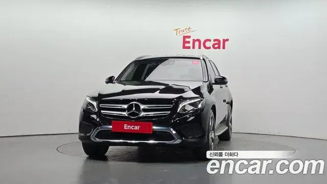 Mercedes-Benz GLC-Class 2019 — Photo 17/20