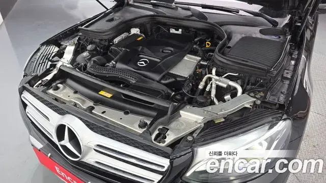 Mercedes-Benz GLC-Class 2019 — Photo 4/20