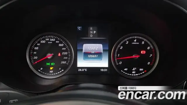 Mercedes-Benz GLC-Class 2019 — Photo 10/20