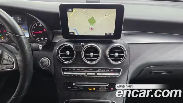 Mercedes-Benz GLC-Class 2019 — Photo 7/20