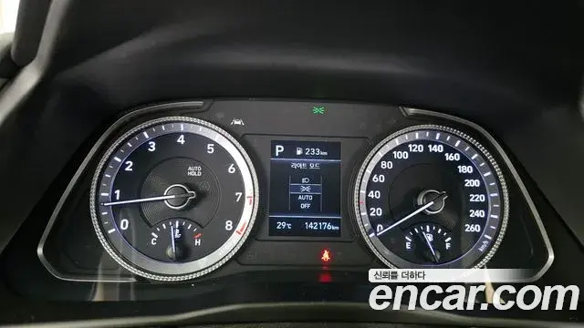 Hyundai Sonata Hybrid 2019 — ფოტო 18/20