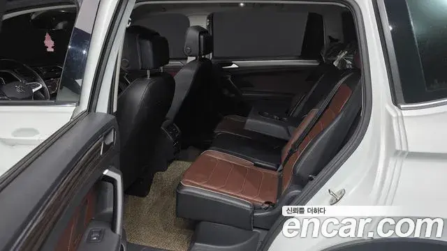 Volkswagen Tiguan Allspace 2023 — Şəkil 9/20