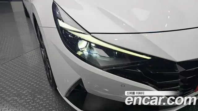 Hyundai The New Avante Hybrid 2020 — Photo 19/30