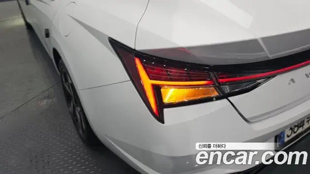Hyundai The New Avante Hybrid 2020 — Photo 25/30