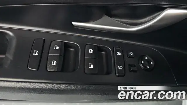 Hyundai The New Avante Hybrid 2020 — Photo 6/30