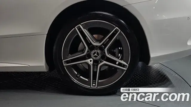 Mercedes-Benz C-Class 2021 — Photo 16/33