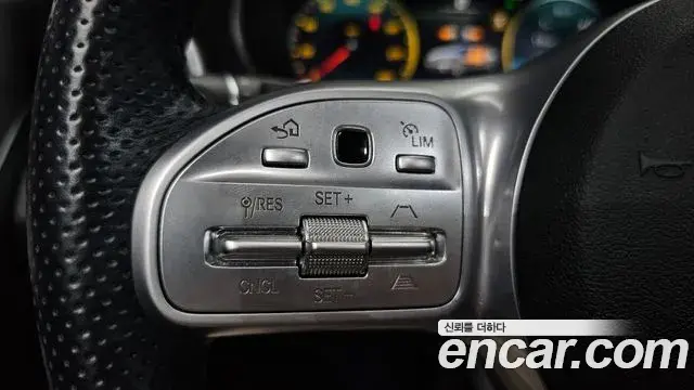 Mercedes-Benz C-Class 2021 — Photo 31/33