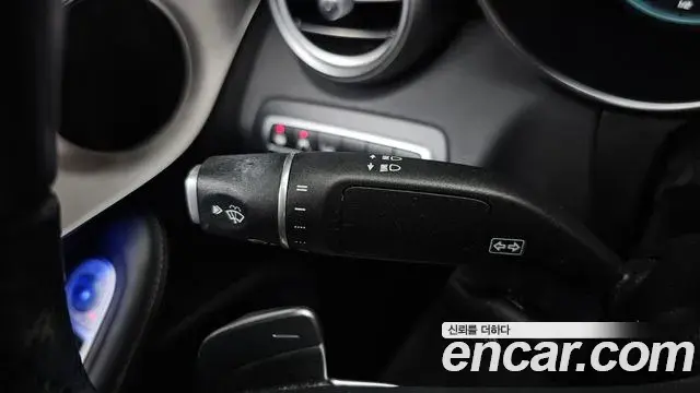 Mercedes-Benz C-Class 2021 — Photo 22/33