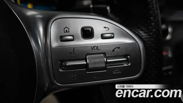 Mercedes-Benz C-Class 2021 — Photo 33/33