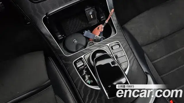 Mercedes-Benz C-Class 2021 — Photo 14/33