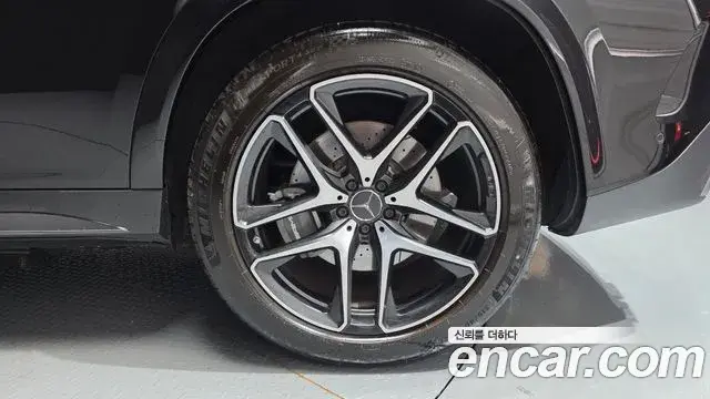 Mercedes-Benz GLE-Class 2022 — ფოტო 11/36
