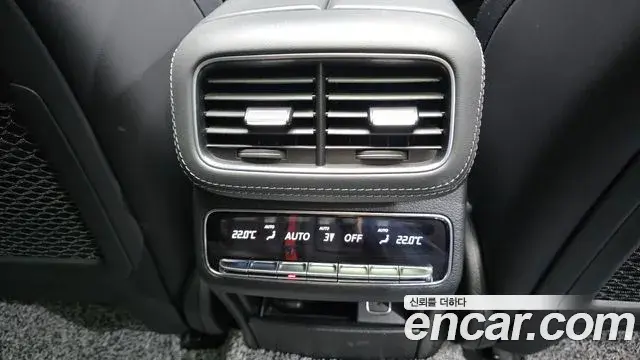 Mercedes-Benz GLE-Class 2022 — ფოტო 31/36