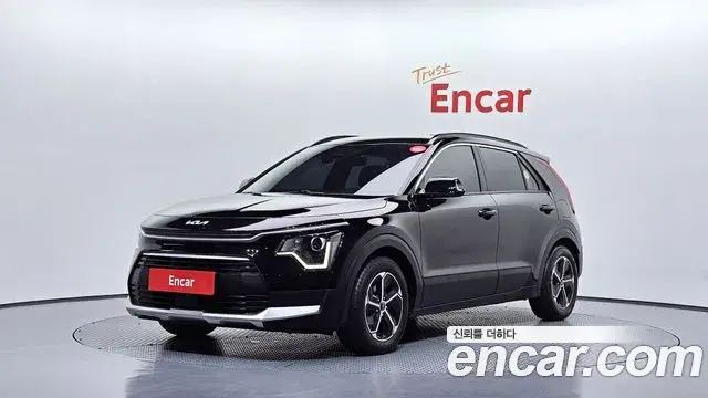 Kia Niro 2022 — Фото 1/20