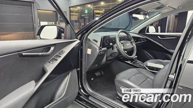 Kia Niro 2022 — Фото 10/20