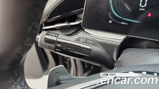 Kia Niro 2022 — Фото 18/20