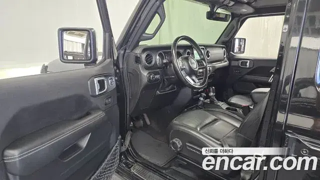 Jeep Wrangler 2021 — Şəkil 24/30
