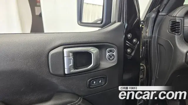 Jeep Wrangler 2021 — Şəkil 2/30